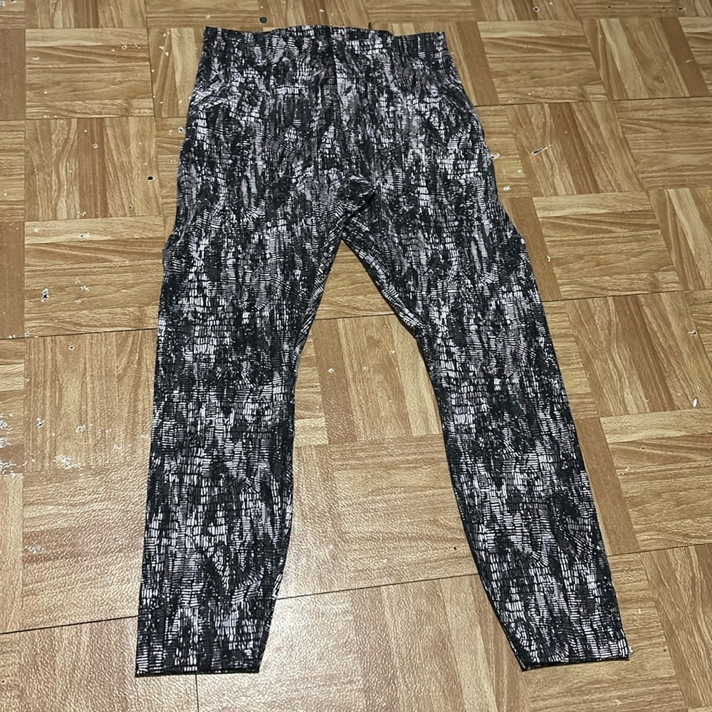 Lululemon size 8 leggings